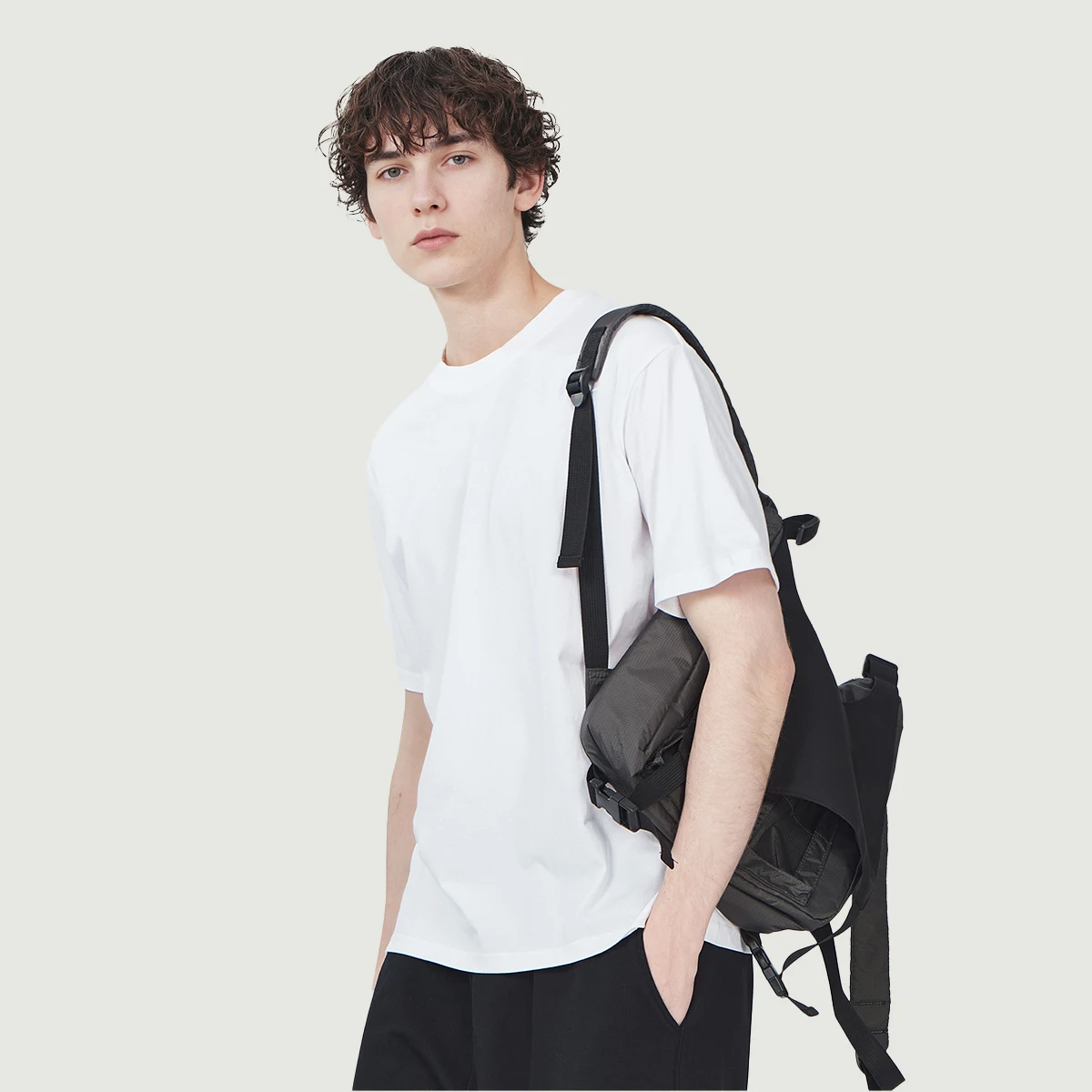 220GSM Unisex Regular Fit Crew Neck T-shirt - thumbnail image 3