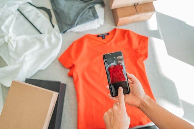 designing-t-shirts-for-dropshipping.jpg