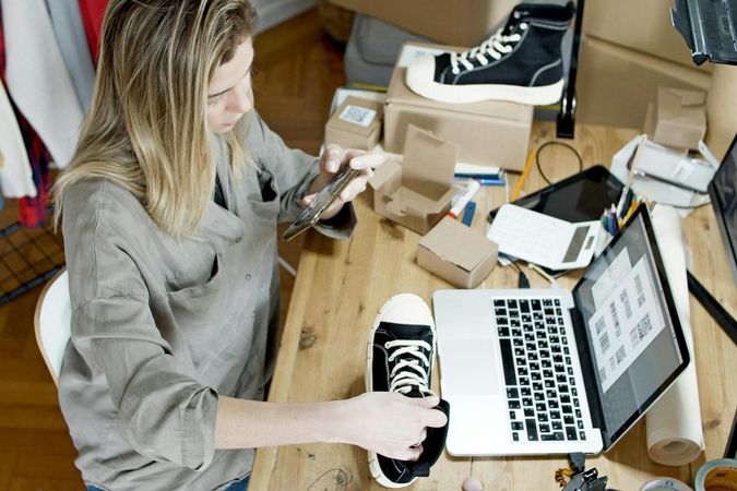 How to Start an E-commerce Business Without Money in 2026