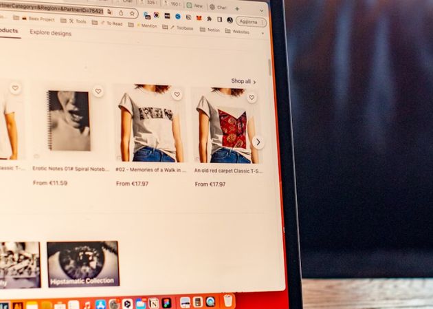 Direct-to-Consumer VS Marketplace in Print-on-Demand