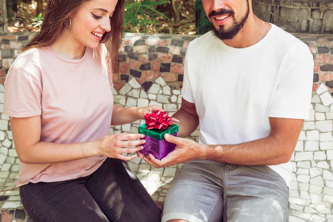 personalized-anniversary-gifts-for-her.jpg