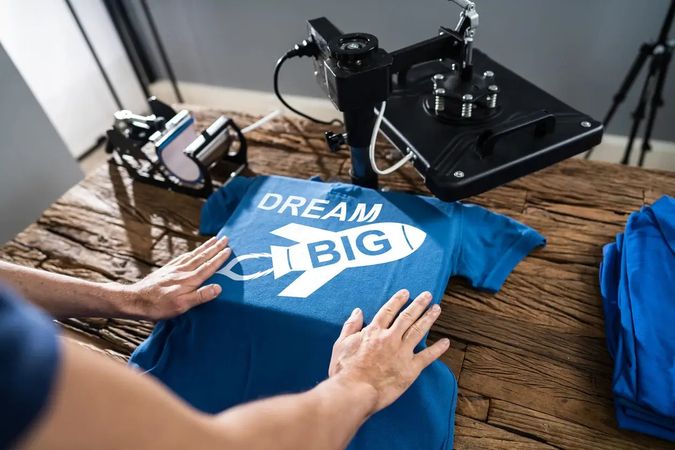 12 Profitable Print-on-Demand Niches for Clothing 2026