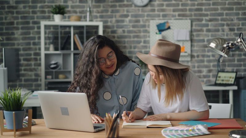 Best Side Hustles for Women to Start From Home