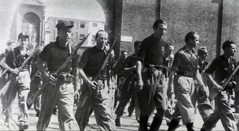 soldiers-wearing-t-shirts.jpg