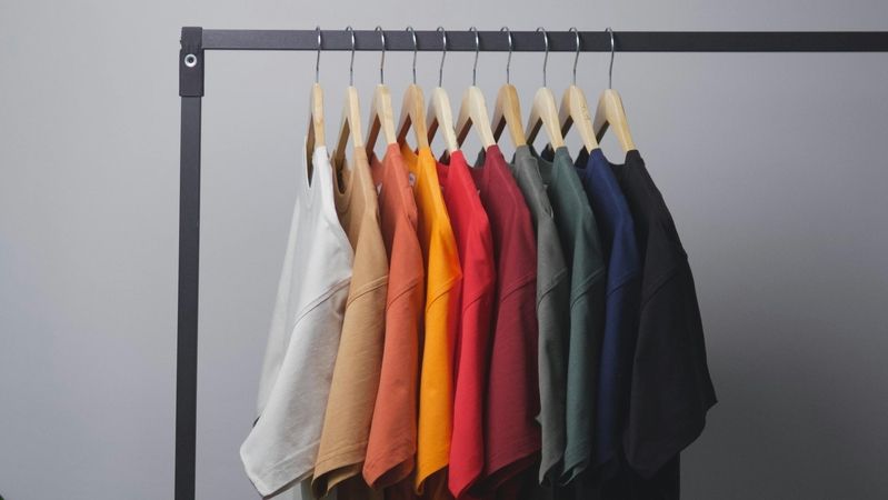 The Most Popular T-shirt Colors to Sell in 2026
