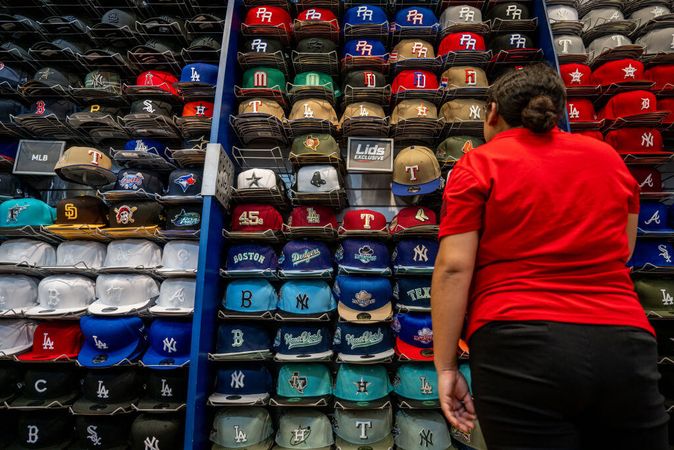 Types of Baseball Hats: Choosing the Right Cap for Brand