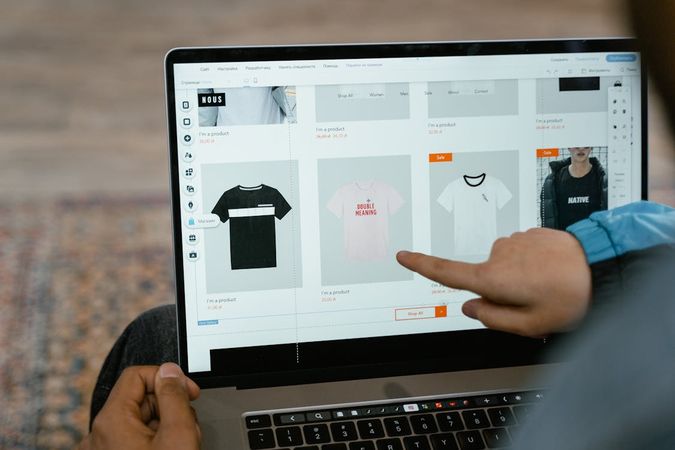 Private Label Apparel: What It Is and How to Start A Clothing Brand